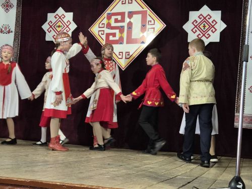 Патраклăри «Çеçпӗл» халăх фольклор ансамблӗ 50 çул тултарнине паллă турӗ