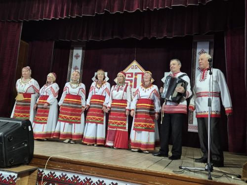 Патраклăри «Çеçпӗл» халăх фольклор ансамблӗ 50 çул тултарнине паллă турӗ
