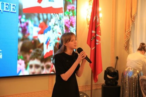 Артистсем хушшинче чăваш солистки те пулнă