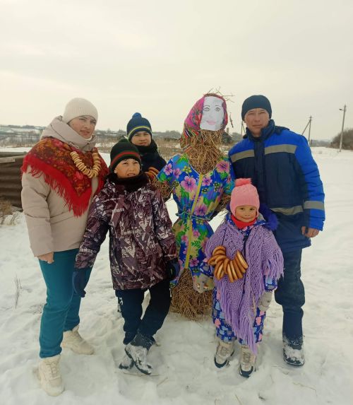 Хӗле ӑсатса, çуркуннене кӗтсе илнӗ