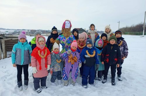 Хӗле ӑсатса, çуркуннене кӗтсе илнӗ