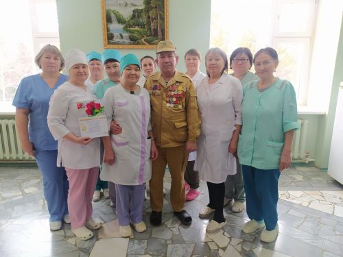 Шурӑ халатлӑ хӗрарӑмсене