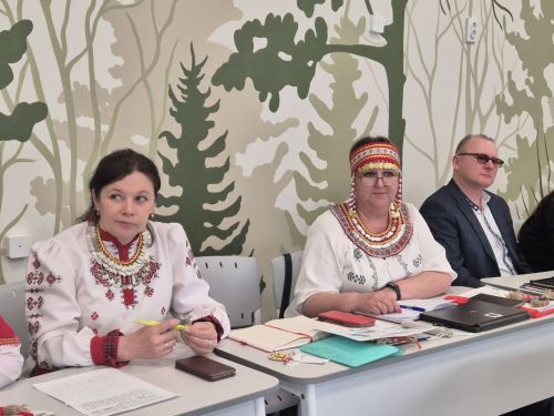 Атăлçи халăхӗсен тăван чӗлхисен вӗрентекенӗсен хушшинче Анат Камăри чăваш гимназийӗн вӗрентекенӗ Светлана Исакова çӗнтерчӗ