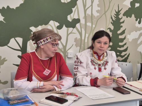 Атăлçи халăхӗсен тăван чӗлхисен вӗрентекенӗсен хушшинче Анат Камăри чăваш гимназийӗн вӗрентекенӗ Светлана Исакова çӗнтерчӗ