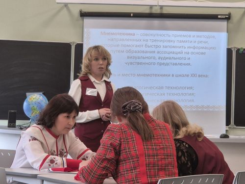 Атăлçи халăхӗсен тăван чӗлхисен вӗрентекенӗсен хушшинче Анат Камăри чăваш гимназийӗн вӗрентекенӗ Светлана Исакова çӗнтерчӗ