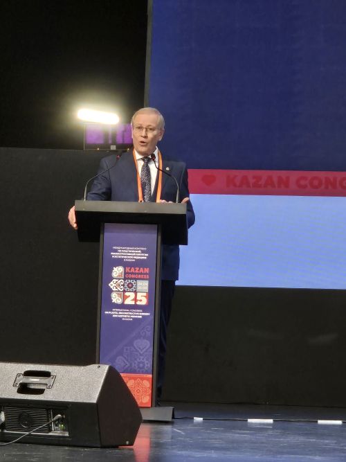Хусанта пластика хирургӗсен халӑхсен хушшинчи конгресӗ иртрӗ. Пуҫаруҫи РФ промышленноҫпа суту-илӳ министрӗн мӑшӑрӗ, РФ тава тивӗҫлӗ тухтӑрӗ Наталья Мантурова