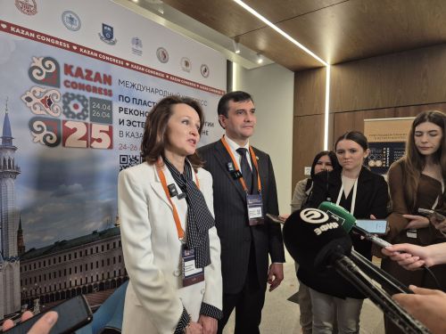 Хусанта пластика хирургӗсен халӑхсен хушшинчи конгресӗ иртрӗ. Пуҫаруҫи РФ промышленноҫпа суту-илӳ министрӗн мӑшӑрӗ, РФ тава тивӗҫлӗ тухтӑрӗ Наталья Мантурова