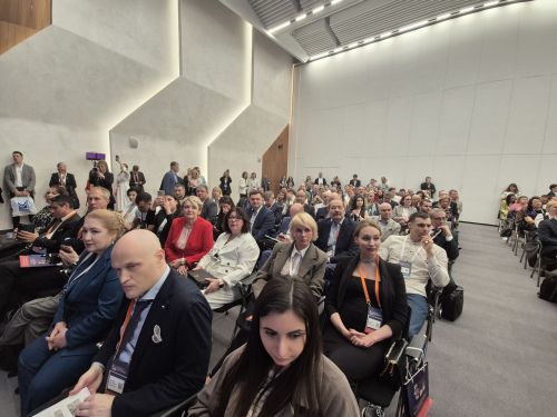 Хусанта пластика хирургӗсен халӑхсен хушшинчи конгресӗ иртрӗ. Пуҫаруҫи РФ промышленноҫпа суту-илӳ министрӗн мӑшӑрӗ, РФ тава тивӗҫлӗ тухтӑрӗ Наталья Мантурова