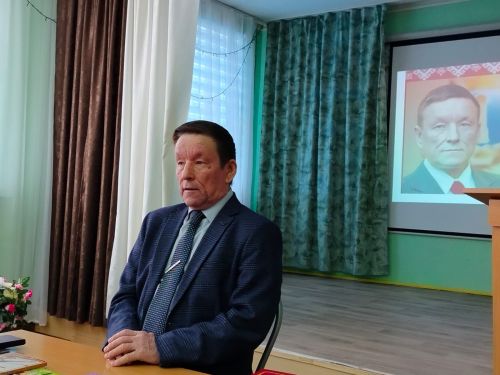 Писательпе куçа-куçăн курса калаçни уйрăмах асра юлӗ