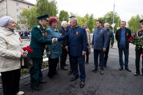Çӗнтерӳ кунӗ умӗн Хусанта  çӗнӗ стела уçăлчӗ