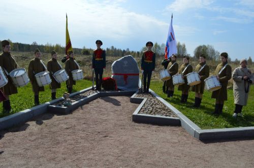 Чуваши установили памятник на Невском пятачке