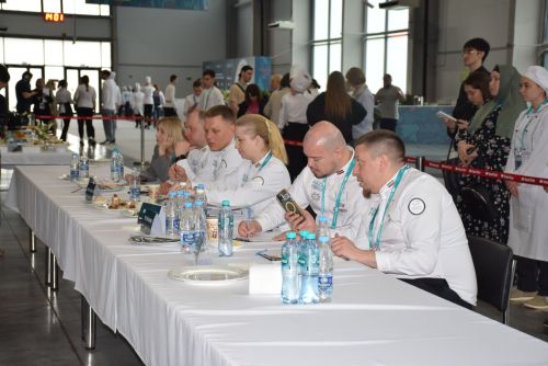 Çамрăк поварсен турнирӗнче 12 çӗршывăн 25 çула çитмен чи пултаруллă 16 поварӗ ăмăртать