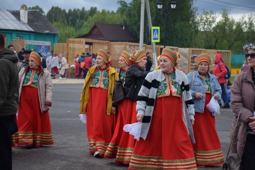 Никольски ялӗ 20 пин çынна йышăнать.  Тен, ытларах та