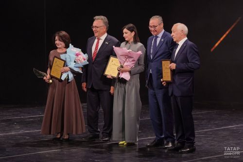 «Бэллур калем – Хрустальное перо» республика конкурсӗн гран-прине Аслă вăрçă ветеранӗ Александр Малов тивӗçрӗ