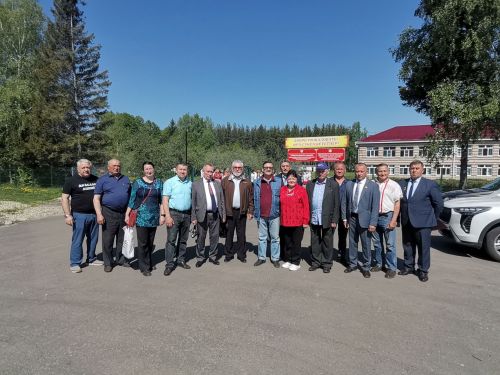 Чăваш Енри Пайкилт ялӗнче Константин Иванова асăнса йывăç лартрӗç