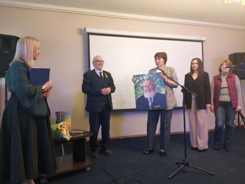 Паян Тутарстан Республикин Писательсен союзӗнче Евгений Турханӑн 75 ҫулхи юбилейне паллӑ турӗҫ