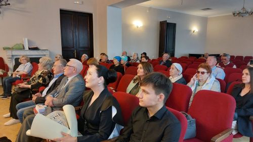Паян Тутарстан Республикин Писательсен союзӗнче Евгений Турханӑн 75 ҫулхи юбилейне паллӑ турӗҫ