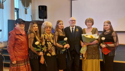 Паян Тутарстан Республикин Писательсен союзӗнче Евгений Турханӑн 75 ҫулхи юбилейне паллӑ турӗҫ