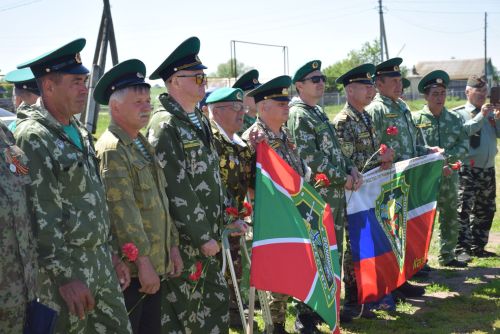 Пограничниксене халалласа палăк уçрӗç