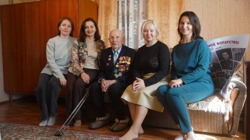 Чăваш хӗрарăмӗсен союзӗ ветерана саламларӗ