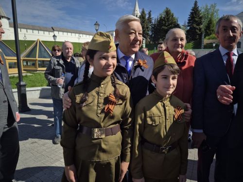 Аслă Çӗнтерӗвӗн 80-çуллăхне халалласа Хусанта «Нумай нациллӗ Тутарстанăн Геройӗсем» курав уçăлчӗ