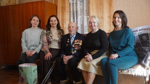 Чăваш хӗрарăмӗсен союзӗ ветерана саламларӗ