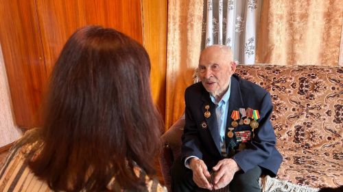Чăваш хӗрарăмӗсен союзӗ ветерана саламларӗ