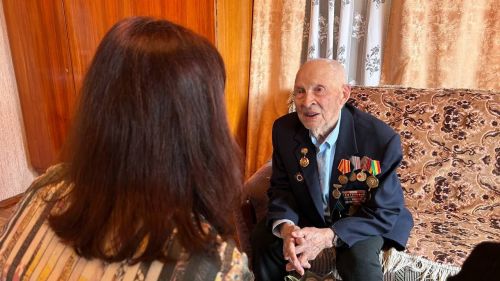 Чăваш хӗрарăмӗсен союзӗ ветерана саламларӗ
