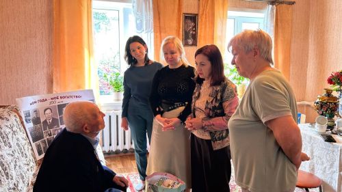 Чăваш хӗрарăмӗсен союзӗ ветерана саламларӗ