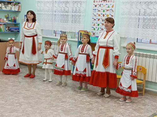 Савгачевăри ача садне çӳрекен кашни ачан чăваш тумӗ пур