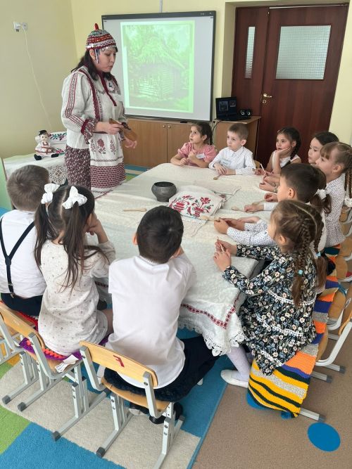 Савгачевăри ача садне çӳрекен кашни ачан чăваш тумӗ пур