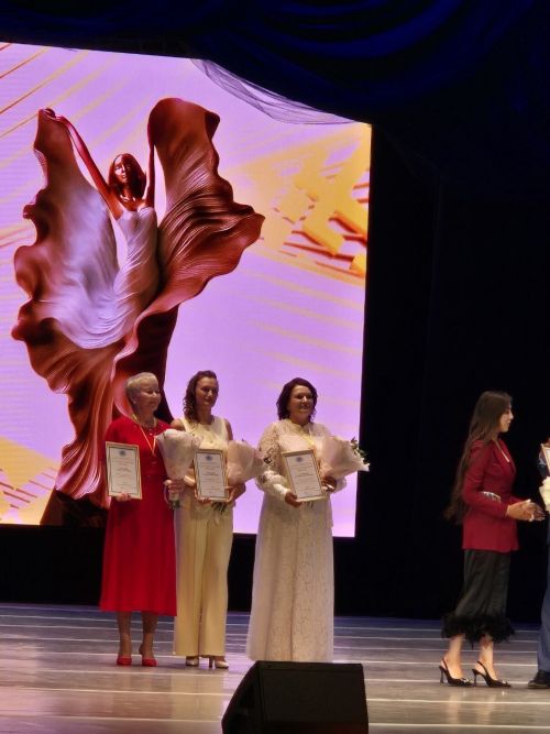 Шупашкарта иртнӗ «Я женщина» конкурсăн финалне Раççейӗн паллă кинопа театр актерӗ Дмитрий Певцов килчӗ