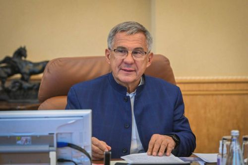 Рустам Минниханов республика йӗркеленнӗренпе 105 çул çитнӗ ятпа  саламланă