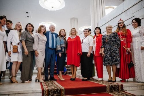 Шупашкарта иртнӗ «Я женщина» конкурсăн финалне Раççейӗн паллă кинопа театр актерӗ Дмитрий Певцов килчӗ