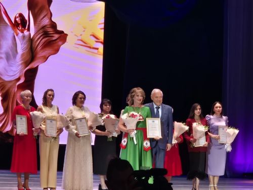 Шупашкарта иртнӗ «Я женщина» конкурсăн финалне Раççейӗн паллă кинопа театр актерӗ Дмитрий Певцов килчӗ