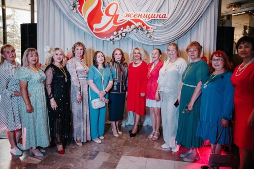 Шупашкарта иртнӗ «Я женщина» конкурсăн финалне Раççейӗн паллă кинопа театр актерӗ Дмитрий Певцов килчӗ
