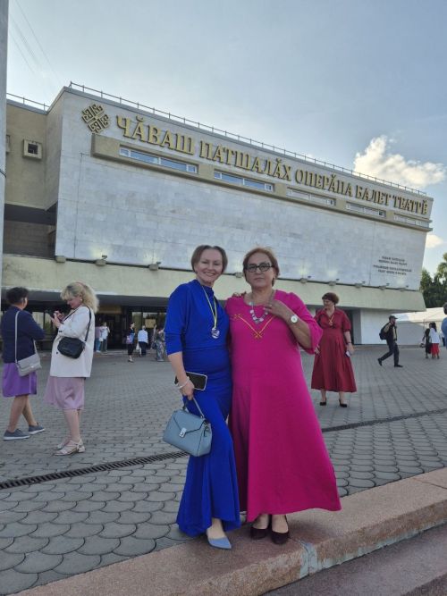 Шупашкарта иртнӗ «Я женщина» конкурсăн финалне Раççейӗн паллă кинопа театр актерӗ Дмитрий Певцов килчӗ