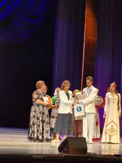 Шупашкарта иртнӗ «Я женщина» конкурсăн финалне Раççейӗн паллă кинопа театр актерӗ Дмитрий Певцов килчӗ