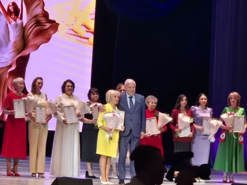 Шупашкарта иртнӗ «Я женщина» конкурсăн финалне Раççейӗн паллă кинопа театр актерӗ Дмитрий Певцов килчӗ