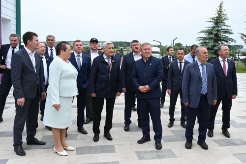Фарид Мухаметшин ял çыннисене патшалăхăн ял хуçалăх программисене активлăрах хутшăнма сӗнчӗ