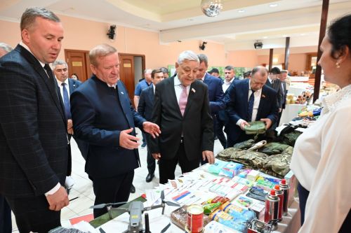Фарид Мухаметшин ял çыннисене патшалăхăн ял хуçалăх программисене активлăрах хутшăнма сӗнчӗ