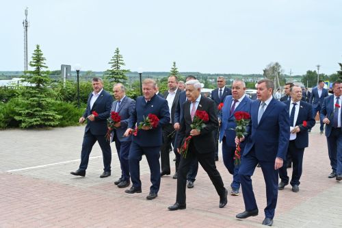 Фарид Мухаметшин ял çыннисене патшалăхăн ял хуçалăх программисене активлăрах хутшăнма сӗнчӗ