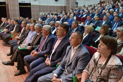 Фарид Мухаметшин ял çыннисене патшалăхăн ял хуçалăх программисене активлăрах хутшăнма сӗнчӗ