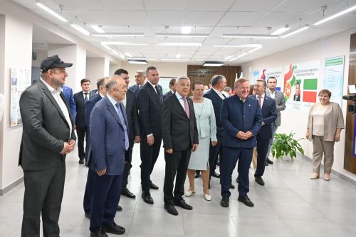 Фарид Мухаметшин ял çыннисене патшалăхăн ял хуçалăх программисене активлăрах хутшăнма сӗнчӗ