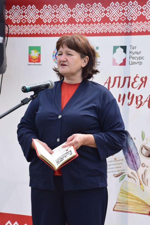 Литература фестивалӗ Уявра çыравçăсене пухрӗ