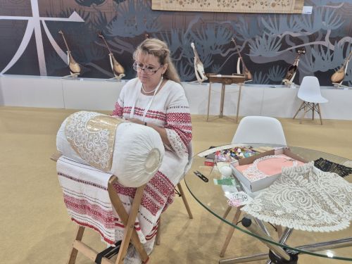 «Ростки» форумра Рустам Минниханов Тутарстана Китайпа нумай енпе ӗçлеме интереслӗ пулнине палăртрӗ