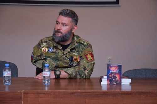 Сергей Гудожников  вут-çулăм айӗнче салтаксене çăлнă, амансан кӗнеке çырнă