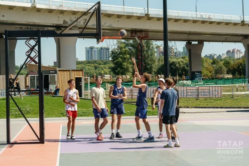 Хусанта Физкультурник кунне 24 площадкăра паллă тăвӗç