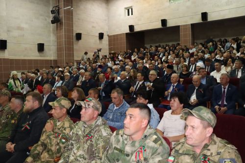 Республика кунӗ умӗн Çӗпрел районӗ 95 çул тултарнине паллă турӗ