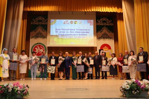 Республика кунӗ умӗн Çӗпрел районӗ 95 çул тултарнине паллă турӗ